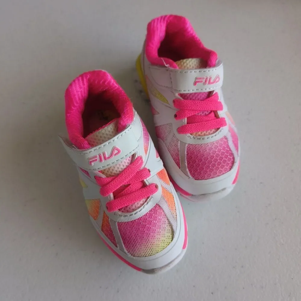 Fila Toddler Girls Lightweight Athletic Shoes/Sneakers Size 5 Pink, White Sneake